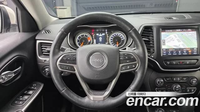 2019 Jeep Cherokee (KL) 2.4 Longitude High AWD Sold VIN 1C4PJMCB9KD125008 – exterior detail 2019 Jeep Cherokee (KL) 2.4 Longitude High AWD Sold VIN 1C4PJMCB9KD125008 – exterior detail