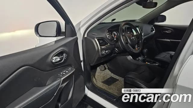 2021 Jeep Cherokee (KL) 2.4 Limited AWD Sold VIN 1C4PJMDB7MD129463 – interior seats 2021 Jeep Cherokee (KL) 2.4 Limited AWD Sold VIN 1C4PJMDB7MD129463 – interior seats