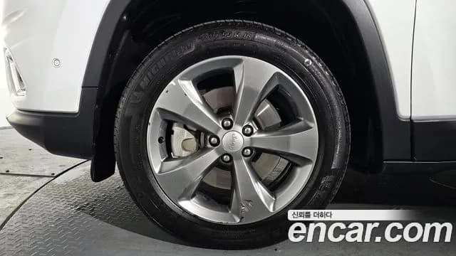 2021 Jeep Cherokee (KL) 2.4 Limited AWD Sold VIN 1C4PJMDB7MD129463 – exterior detail 2021 Jeep Cherokee (KL) 2.4 Limited AWD Sold VIN 1C4PJMDB7MD129463 – exterior detail