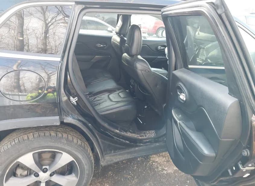 2019 JEEP Cherokee Used VIN 1C4PJMDX8KD444684 – dashboard 2019 JEEP Cherokee Used VIN 1C4PJMDX8KD444684 – dashboard