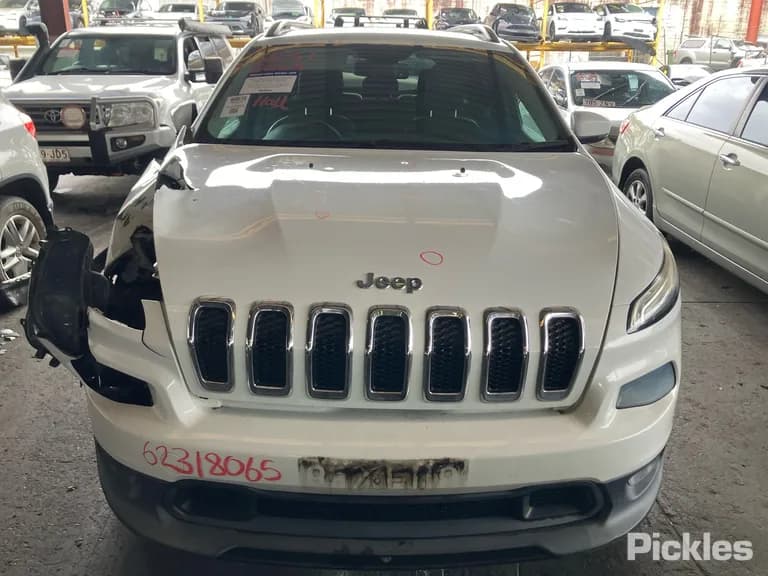 2014 Jeep Cherokee Used VIN 1C4PJMGS5EW280156 – photo 11 2014 Jeep Cherokee Used VIN 1C4PJMGS5EW280156 – photo 11