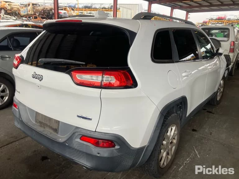 2014 Jeep Cherokee Used VIN 1C4PJMGS5EW280156 – photo 20 2014 Jeep Cherokee Used VIN 1C4PJMGS5EW280156 – photo 20