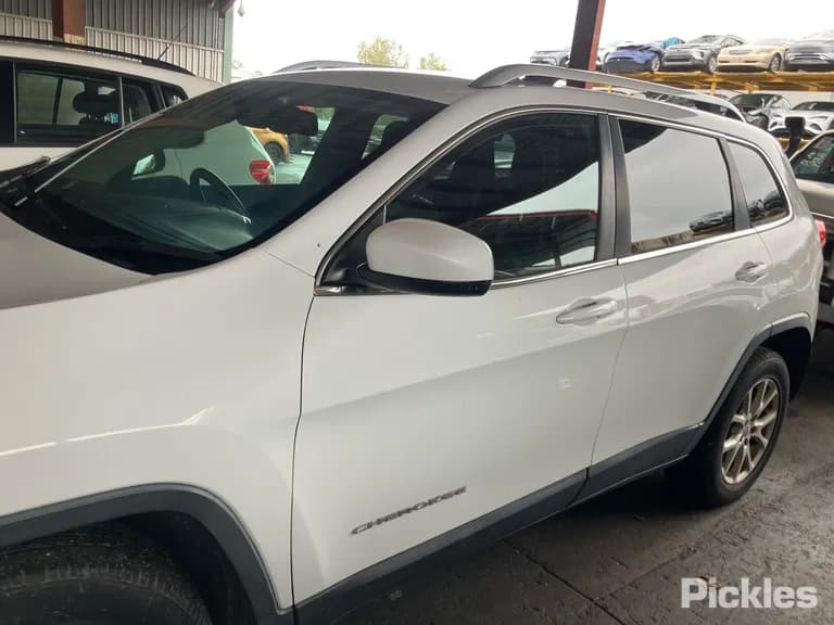 2014 Jeep Cherokee Used VIN 1C4PJMGS5EW280156 – photo 25 2014 Jeep Cherokee Used VIN 1C4PJMGS5EW280156 – photo 25