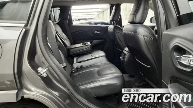 2019 Jeep Cherokee (KL) 2.2 Diesel Overland 4WD Sold VIN 1C4PJMJU4KD260403 – engine bay 2019 Jeep Cherokee (KL) 2.2 Diesel Overland 4WD Sold VIN 1C4PJMJU4KD260403 – engine bay