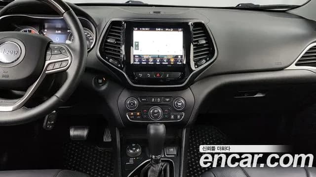 2019 Jeep Cherokee (KL) 2.2 Diesel Overland 4WD Sold VIN 1C4PJMJU4KD260403 – exterior detail 2019 Jeep Cherokee (KL) 2.2 Diesel Overland 4WD Sold VIN 1C4PJMJU4KD260403 – exterior detail