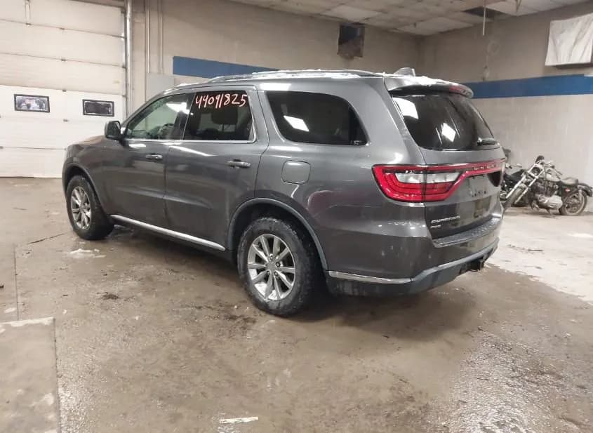 2017 DODGE Durango Used VIN 1C4RDJAG5HC713886 – trunk area 2017 DODGE Durango Used VIN 1C4RDJAG5HC713886 – trunk area