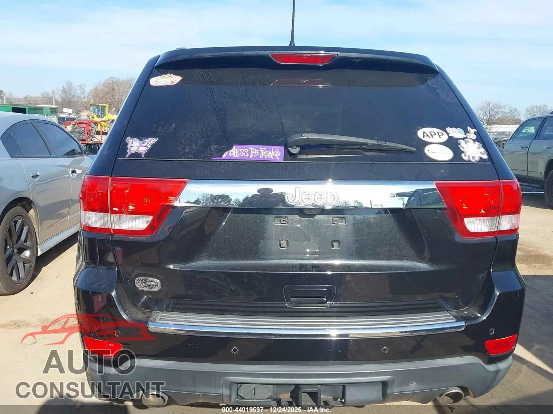 2013 JEEP GRAND CHEROKEE Damaged VIN 1C4RJECT5DC644847 – photo 15 2013 JEEP GRAND CHEROKEE Damaged VIN 1C4RJECT5DC644847 – photo 15