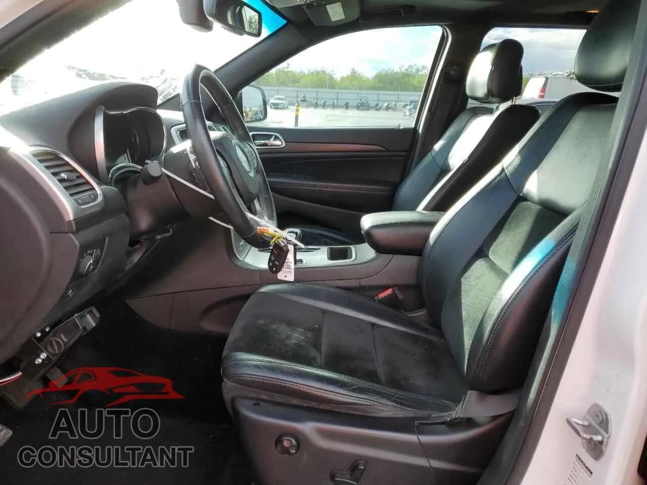 2015 JEEP GRAND CHER Damaged VIN 1C4RJFAG1FC142318 – exterior detail 2015 JEEP GRAND CHER Damaged VIN 1C4RJFAG1FC142318 – exterior detail