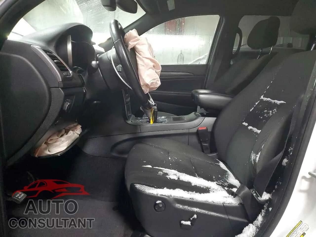 2018 JEEP GRAND CHER Damaged VIN 1C4RJFAG3JC370507 – exterior detail 2018 JEEP GRAND CHER Damaged VIN 1C4RJFAG3JC370507 – exterior detail