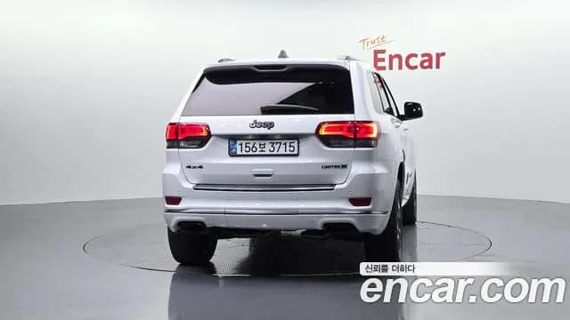 2020 Jeep Grand Cherokee 3.6 Limited-X Sold VIN 1C4RJFBG1LC328368 – trunk area 2020 Jeep Grand Cherokee 3.6 Limited-X Sold VIN 1C4RJFBG1LC328368 – trunk area