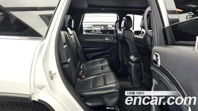 2018 Jeep Grand Cherokee 3.6 Limited Sold VIN 1C4RJFBG9JC163778 – trunk area 2018 Jeep Grand Cherokee 3.6 Limited Sold VIN 1C4RJFBG9JC163778 – trunk area