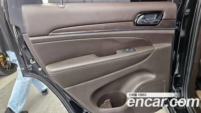 2019 Jeep Grand Cherokee 3.6 Overland Sold VIN 1C4RJFCG3KC760151 – side profile 2019 Jeep Grand Cherokee 3.6 Overland Sold VIN 1C4RJFCG3KC760151 – side profile