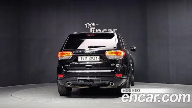2019 Jeep Grand Cherokee 3.6 Overland Sold VIN 1C4RJFCG3KC760151 – interior seats 2019 Jeep Grand Cherokee 3.6 Overland Sold VIN 1C4RJFCG3KC760151 – interior seats