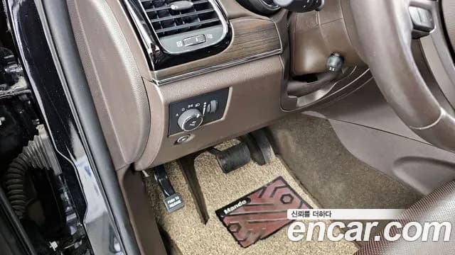 2019 Jeep Grand Cherokee 3.6 Overland Sold VIN 1C4RJFCG3KC760151 – exterior detail 2019 Jeep Grand Cherokee 3.6 Overland Sold VIN 1C4RJFCG3KC760151 – exterior detail