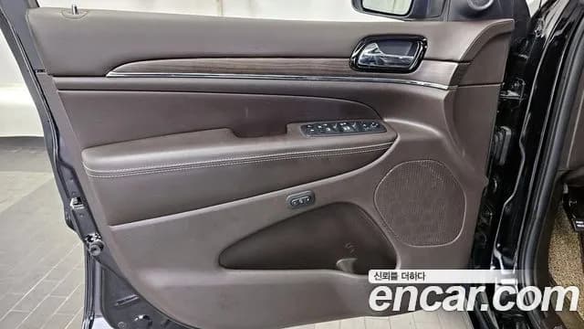 2019 Jeep Grand Cherokee 3.6 Overland Sold VIN 1C4RJFCG3KC760151 – photo 19 2019 Jeep Grand Cherokee 3.6 Overland Sold VIN 1C4RJFCG3KC760151 – photo 19