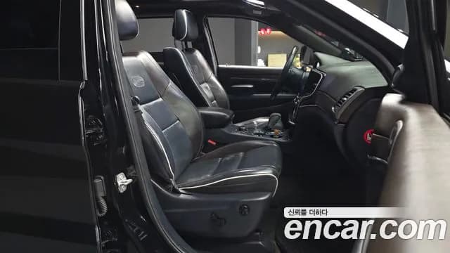 2017 Jeep Grand Cherokee 3.6 Overland Sold VIN 1C4RJFCG4HC747238 – photo 28 2017 Jeep Grand Cherokee 3.6 Overland Sold VIN 1C4RJFCG4HC747238 – photo 28