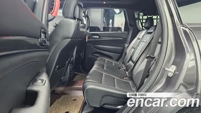 2019 Jeep Grand Cherokee 3.6 Overland Sold VIN 1C4RJFCG8KC760002 – rear exterior 2019 Jeep Grand Cherokee 3.6 Overland Sold VIN 1C4RJFCG8KC760002 – rear exterior