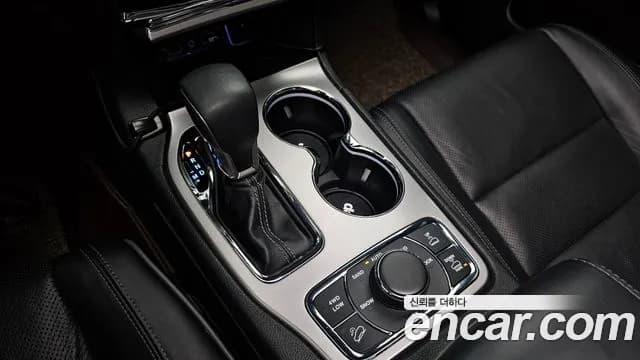 2019 Jeep Grand Cherokee 3.6 Overland Sold VIN 1C4RJFCG8KC760002 – photo 16 2019 Jeep Grand Cherokee 3.6 Overland Sold VIN 1C4RJFCG8KC760002 – photo 16