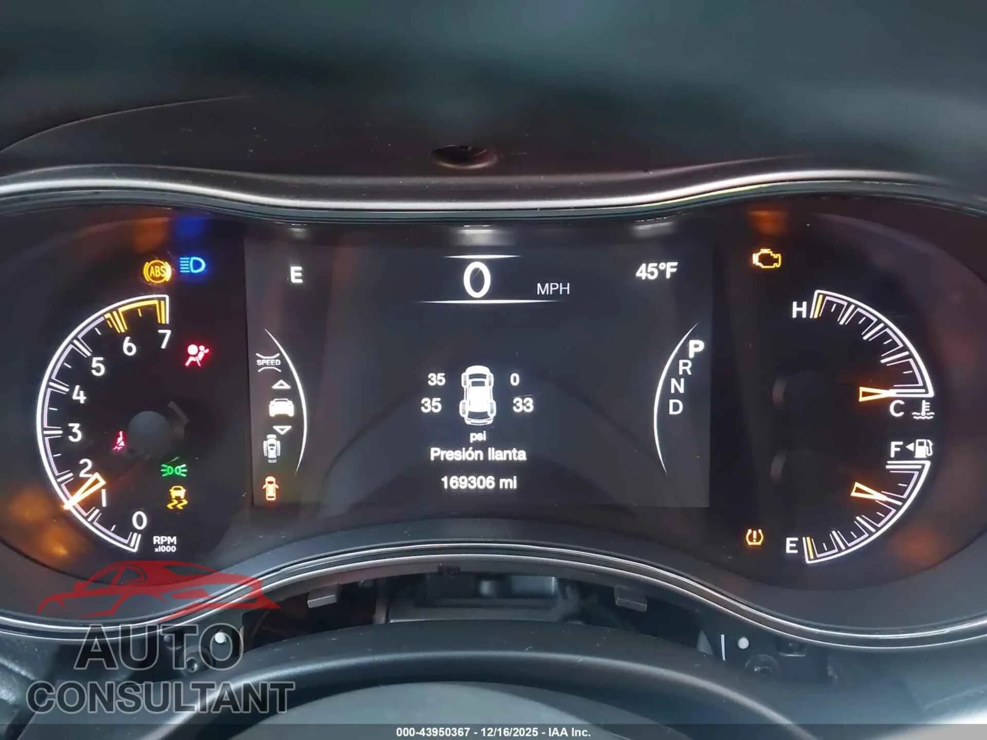 2018 JEEP GRAND CHEROKEE Damaged VIN 1C4RJFCT6JC137585 – exterior detail 2018 JEEP GRAND CHEROKEE Damaged VIN 1C4RJFCT6JC137585 – exterior detail