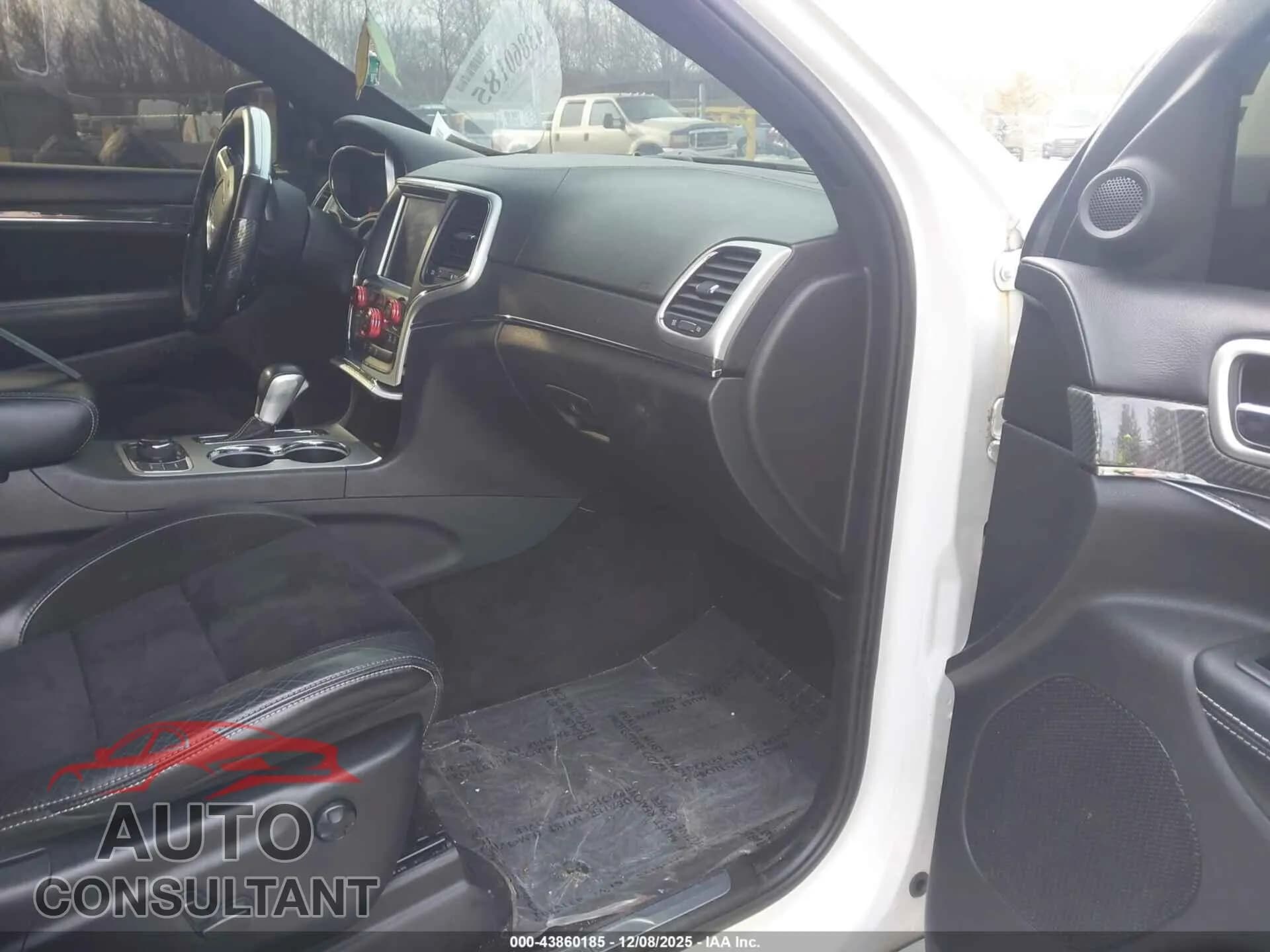 2016 JEEP GRAND CHEROKEE Damaged VIN 1C4RJFDJ8GC398934 – interior seats 2016 JEEP GRAND CHEROKEE Damaged VIN 1C4RJFDJ8GC398934 – interior seats