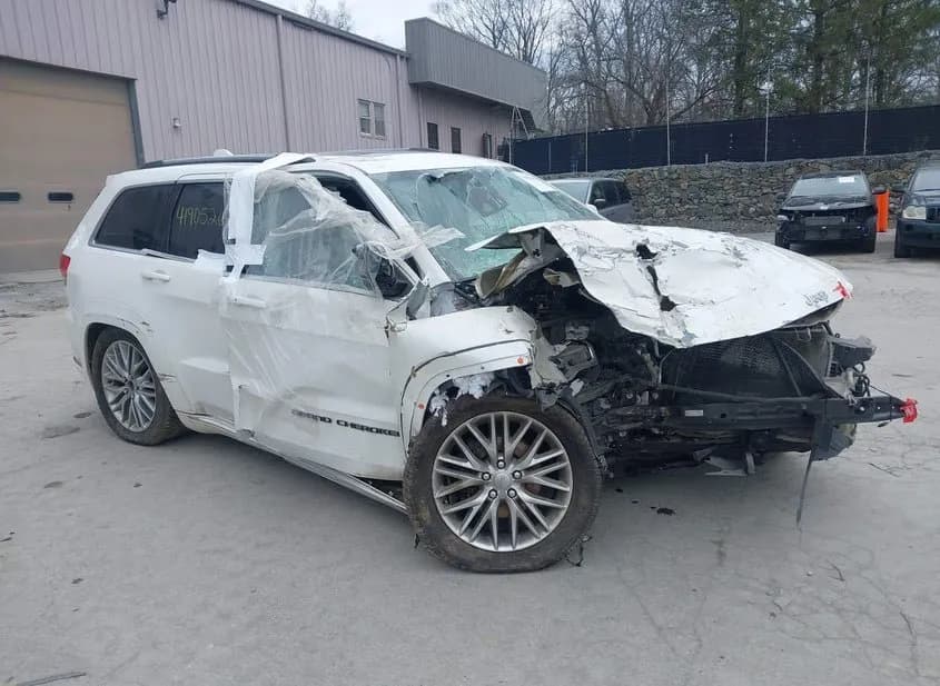 2018 JEEP Grand Cherokee Used VIN 1C4RJFJGXJC104286 – engine bay 2018 JEEP Grand Cherokee Used VIN 1C4RJFJGXJC104286 – engine bay