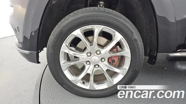 2019 Jeep Grand Cherokee 3.0 Diesel Overland Summit Sold VIN 1C4RJFJM7KC799947 – undercarriage 2019 Jeep Grand Cherokee 3.0 Diesel Overland Summit Sold VIN 1C4RJFJM7KC799947 – undercarriage