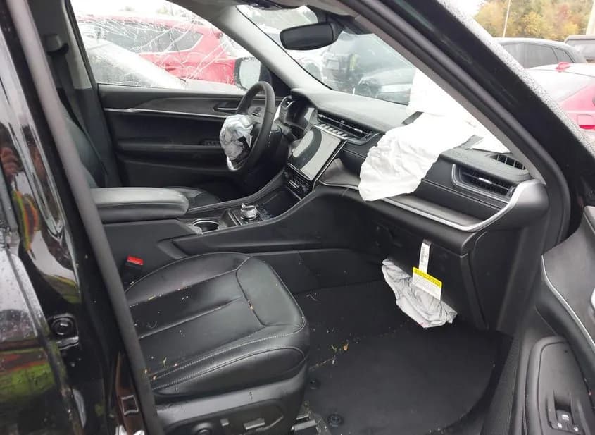 2024 JEEP Grand Cherokee Used VIN 1C4RJHBG9R8946948 – interior seats 2024 JEEP Grand Cherokee Used VIN 1C4RJHBG9R8946948 – interior seats