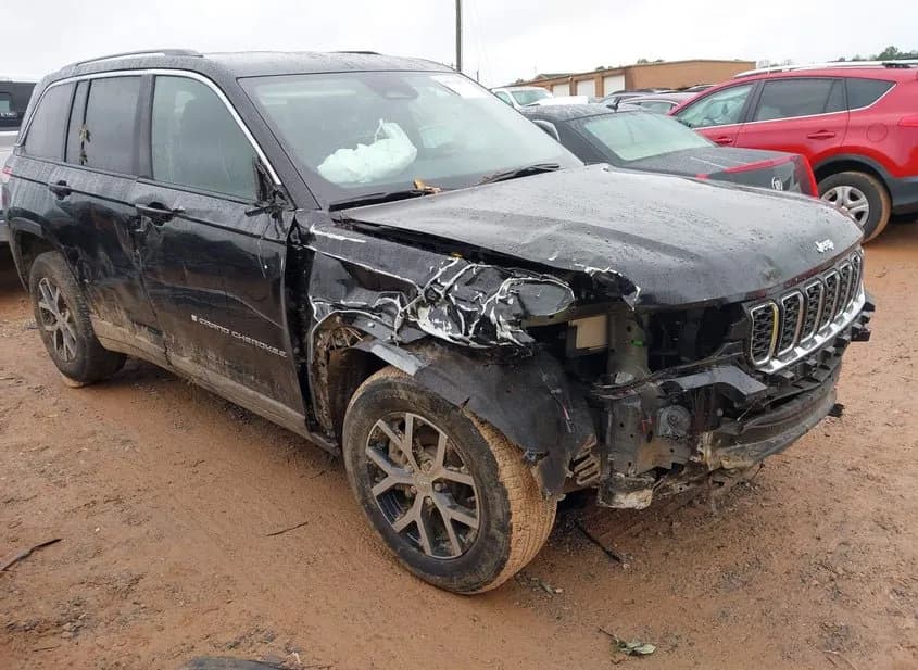 2024 JEEP Grand Cherokee Used VIN 1C4RJHBG9R8946948 – engine bay 2024 JEEP Grand Cherokee Used VIN 1C4RJHBG9R8946948 – engine bay