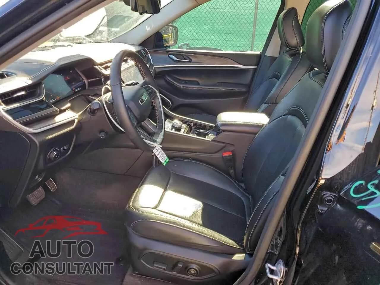 2022 JEEP GRAND CHER Damaged VIN 1C4RJKBG2N8580225 – exterior detail 2022 JEEP GRAND CHER Damaged VIN 1C4RJKBG2N8580225 – exterior detail