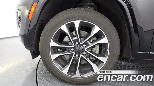 2022 Jeep Grand Cherokee (WL) L 3.6 Overland Sold VIN 1C4RJKDG9N8607966 – interior seats 2022 Jeep Grand Cherokee (WL) L 3.6 Overland Sold VIN 1C4RJKDG9N8607966 – interior seats