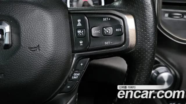 2019 Dodge RAM Pickup 5.7 Sold VIN 1C6SRFLT2KN629554 – interior seats 2019 Dodge RAM Pickup 5.7 Sold VIN 1C6SRFLT2KN629554 – interior seats