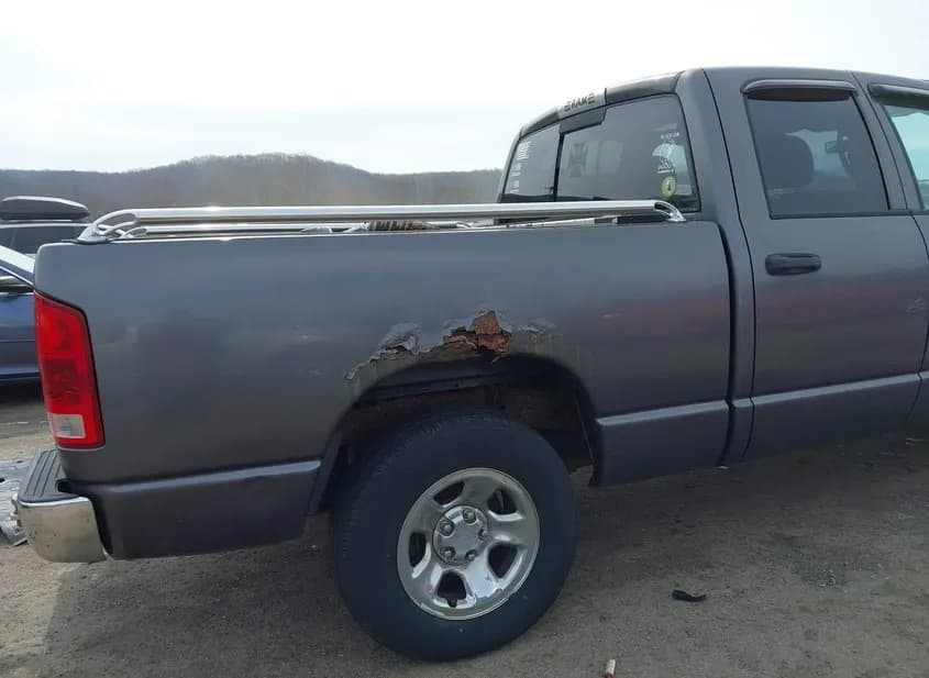 2003 DODGE Ram Used VIN 1D7HU18NX3J593660 – trunk area 2003 DODGE Ram Used VIN 1D7HU18NX3J593660 – trunk area