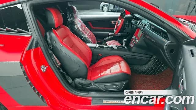 2019 Ford Mustang Coupe Sold VIN 1FA6P8THXK5128098 – interior seats 2019 Ford Mustang Coupe Sold VIN 1FA6P8THXK5128098 – interior seats