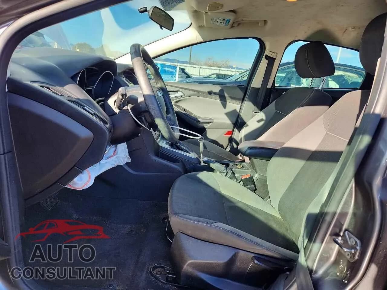 2013 FORD FOCUS Damaged VIN 1FADP3F21DL242992 – exterior detail 2013 FORD FOCUS Damaged VIN 1FADP3F21DL242992 – exterior detail