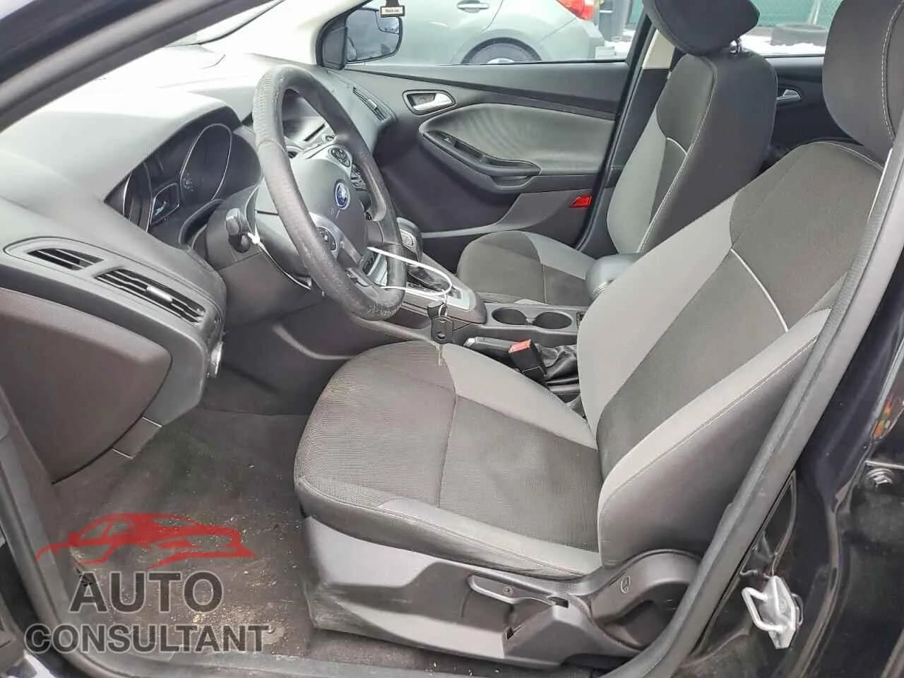 2014 FORD FOCUS Damaged VIN 1FADP3F21EL123390 – exterior detail 2014 FORD FOCUS Damaged VIN 1FADP3F21EL123390 – exterior detail