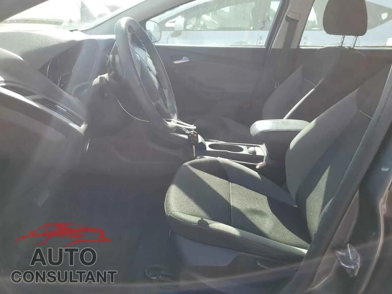 2014 FORD FOCUS Damaged VIN 1FADP3F22EL245000 – exterior detail 2014 FORD FOCUS Damaged VIN 1FADP3F22EL245000 – exterior detail