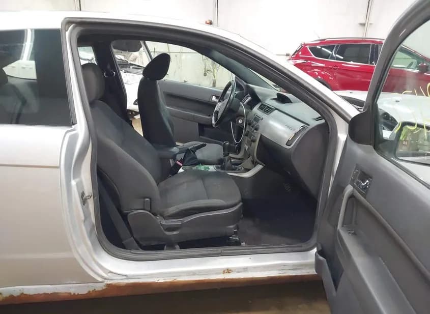 2010 FORD FOCUS Used VIN 1FAHP3DN8AW168835 – interior seats 2010 FORD FOCUS Used VIN 1FAHP3DN8AW168835 – interior seats