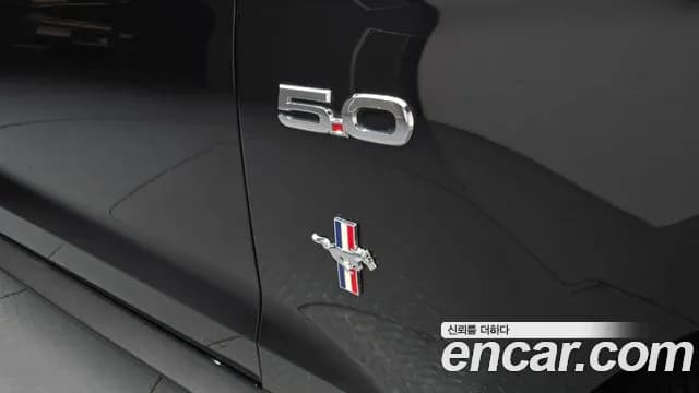 2019 Ford Mustang GT Convertible Sold VIN 1FATP8FF5K5153682 – interior seats 2019 Ford Mustang GT Convertible Sold VIN 1FATP8FF5K5153682 – interior seats