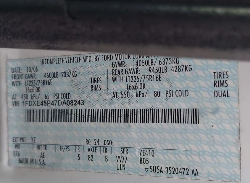 2007 FORD E-450 Used VIN 1FDXE45P47DA08243 – trunk area 2007 FORD E-450 Used VIN 1FDXE45P47DA08243 – trunk area