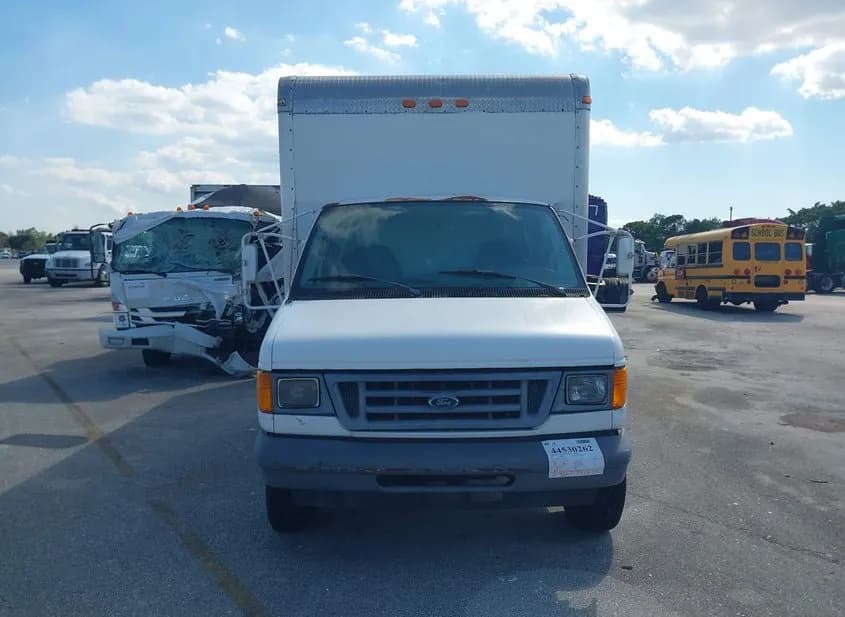 2007 FORD E-450 Used VIN 1FDXE45P47DA08243 – photo 17 2007 FORD E-450 Used VIN 1FDXE45P47DA08243 – photo 17