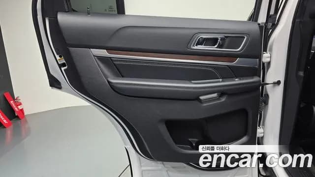 2017 Ford Explorer 3.5 Limited 4WD Sold VIN 1FM5K8F81HGD71033 – photo 14 2017 Ford Explorer 3.5 Limited 4WD Sold VIN 1FM5K8F81HGD71033 – photo 14