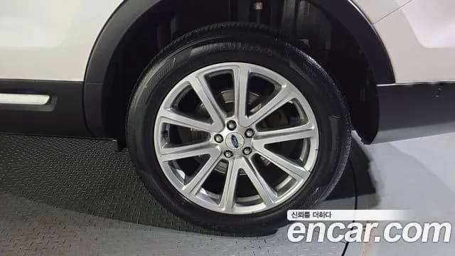 2017 Ford Explorer 3.5 Limited 4WD Sold VIN 1FM5K8F85HGD32283 – photo 17 2017 Ford Explorer 3.5 Limited 4WD Sold VIN 1FM5K8F85HGD32283 – photo 17