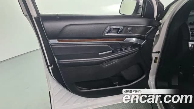 2017 Ford Explorer 3.5 Limited 4WD Sold VIN 1FM5K8F85HGD32283 – photo 28 2017 Ford Explorer 3.5 Limited 4WD Sold VIN 1FM5K8F85HGD32283 – photo 28
