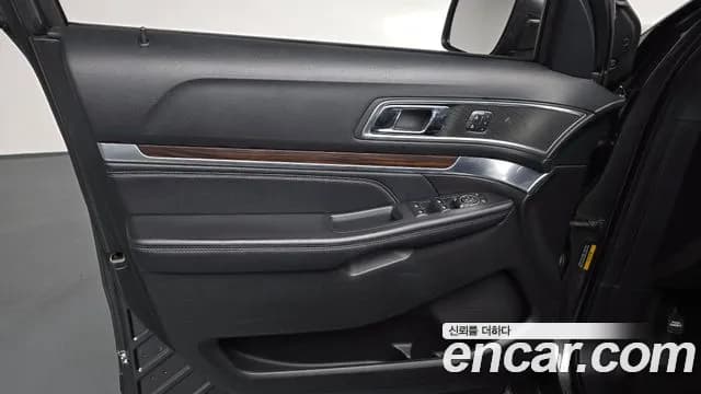 2017 Ford Explorer 2.3 Limited 4WD Sold VIN 1FM5K8FH1HGB74962 – exterior detail 2017 Ford Explorer 2.3 Limited 4WD Sold VIN 1FM5K8FH1HGB74962 – exterior detail