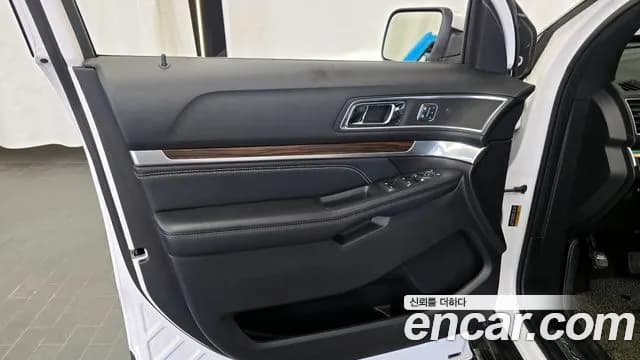 2017 Ford Explorer 2.3 Limited 4WD Sold VIN 1FM5K8FH2HGB48242 – rear exterior 2017 Ford Explorer 2.3 Limited 4WD Sold VIN 1FM5K8FH2HGB48242 – rear exterior