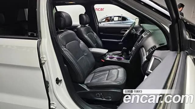 2017 Ford Explorer 2.3 Limited 4WD Sold VIN 1FM5K8FH8HGB18310 – interior seats 2017 Ford Explorer 2.3 Limited 4WD Sold VIN 1FM5K8FH8HGB18310 – interior seats