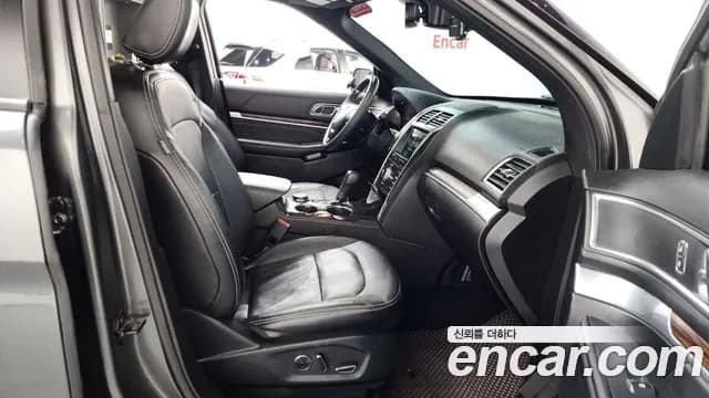 2018 Ford Explorer 2.3 Limited 4WD Sold VIN 1FM5K8FH9JGC37358 – interior seats 2018 Ford Explorer 2.3 Limited 4WD Sold VIN 1FM5K8FH9JGC37358 – interior seats