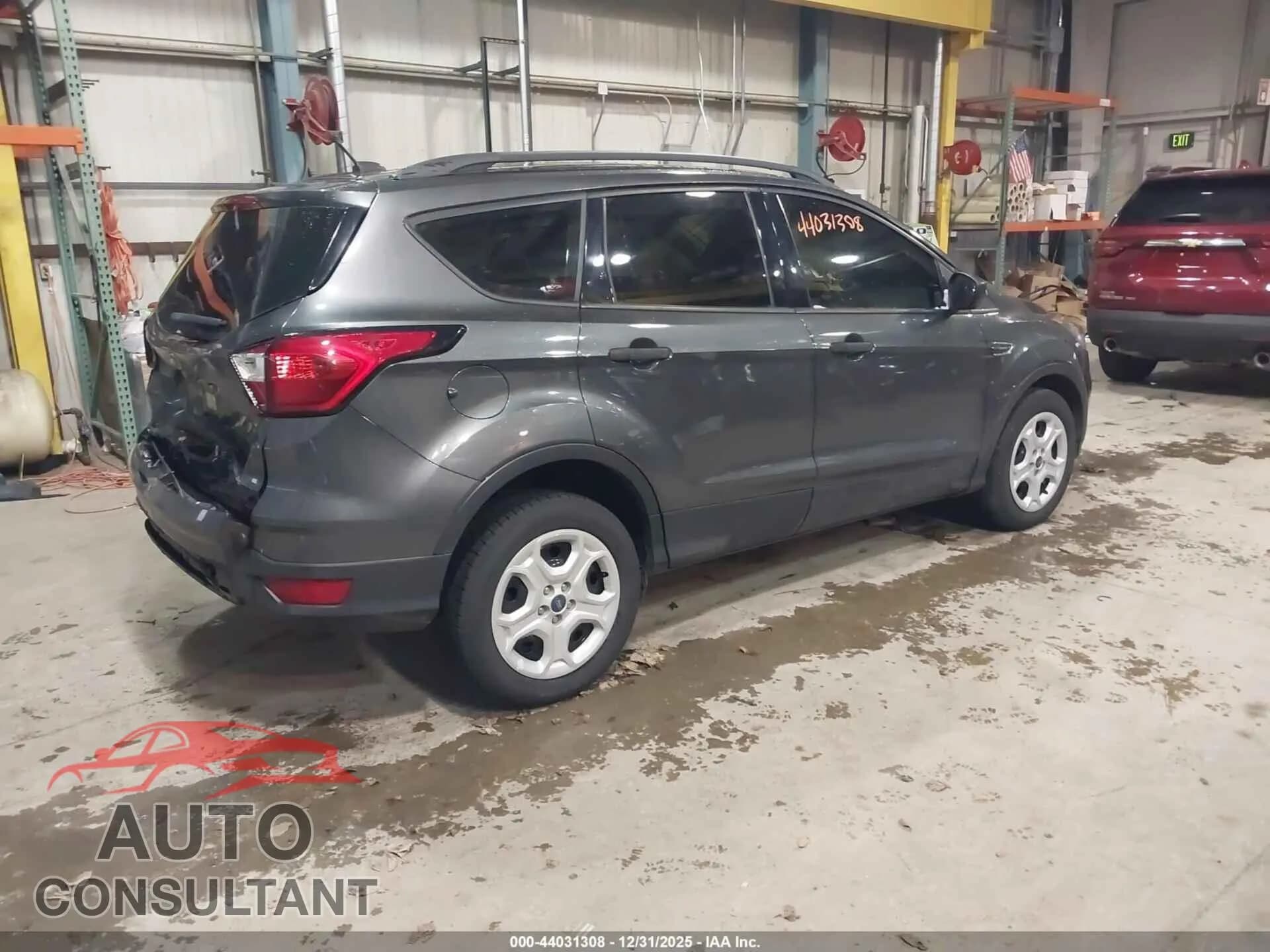 2019 FORD ESCAPE Damaged VIN 1FMCU0F79KUB24040 – dashboard 2019 FORD ESCAPE Damaged VIN 1FMCU0F79KUB24040 – dashboard