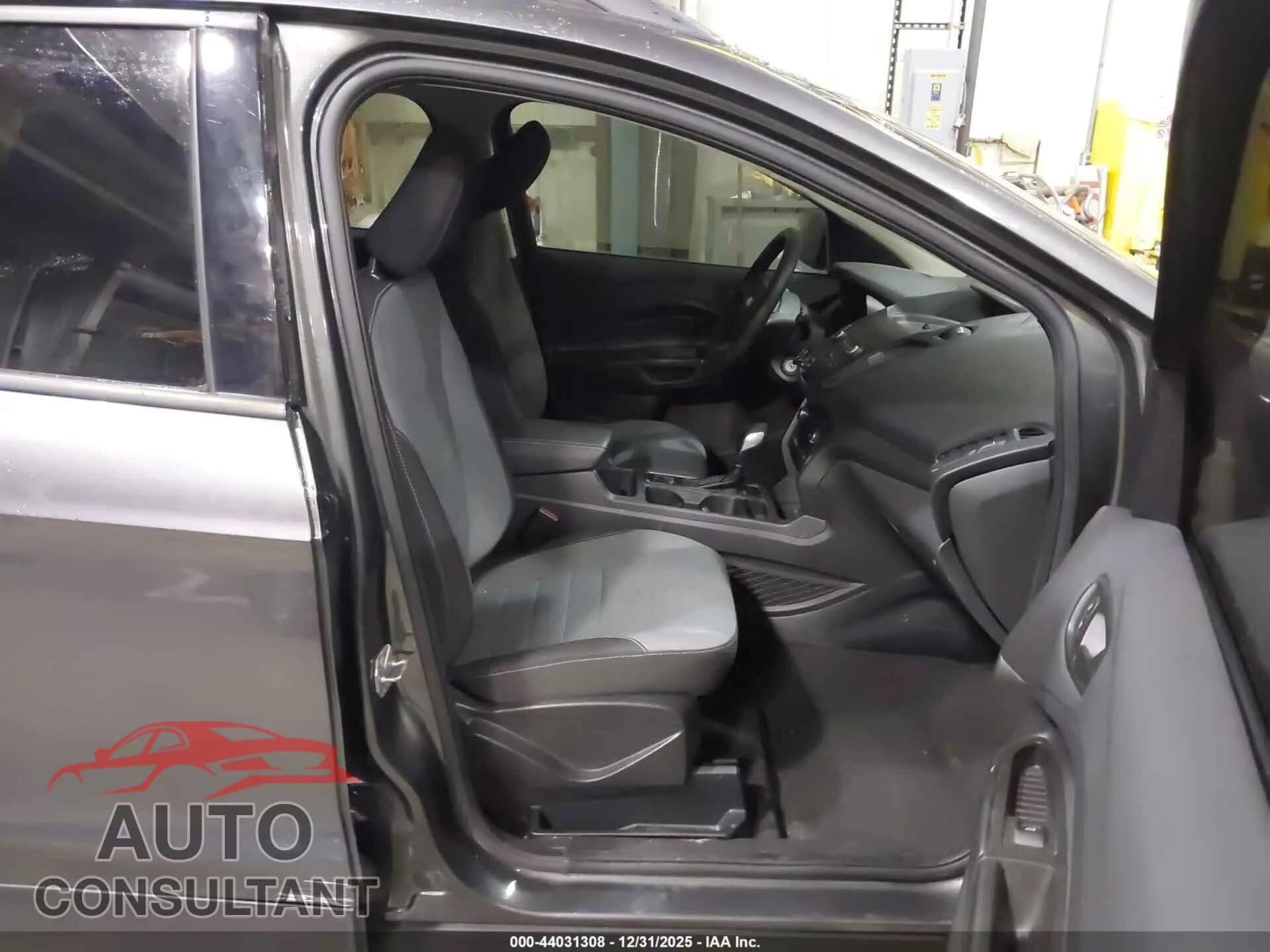 2019 FORD ESCAPE Damaged VIN 1FMCU0F79KUB24040 – interior seats 2019 FORD ESCAPE Damaged VIN 1FMCU0F79KUB24040 – interior seats