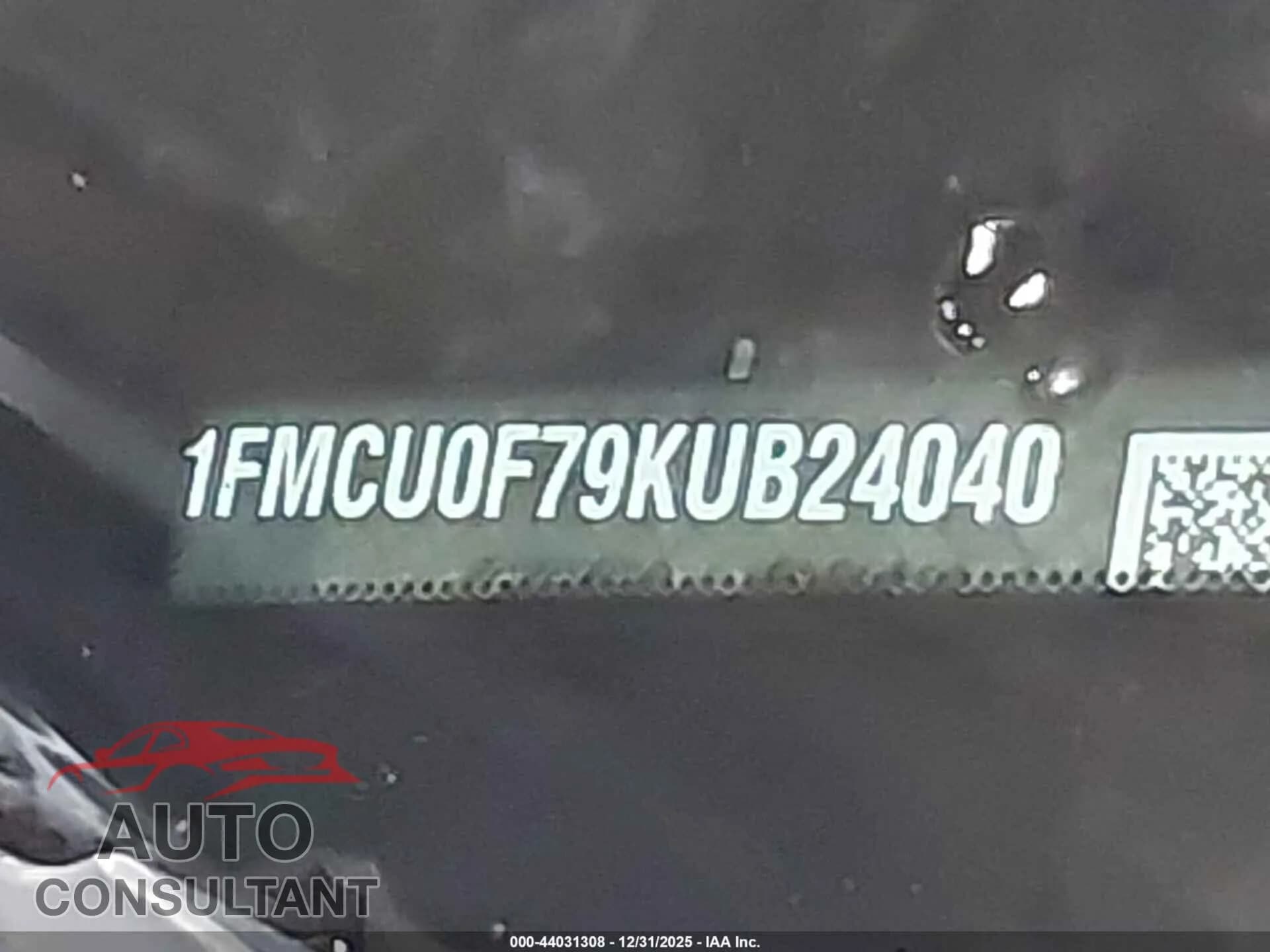 2019 FORD ESCAPE Damaged VIN 1FMCU0F79KUB24040 – trunk area 2019 FORD ESCAPE Damaged VIN 1FMCU0F79KUB24040 – trunk area